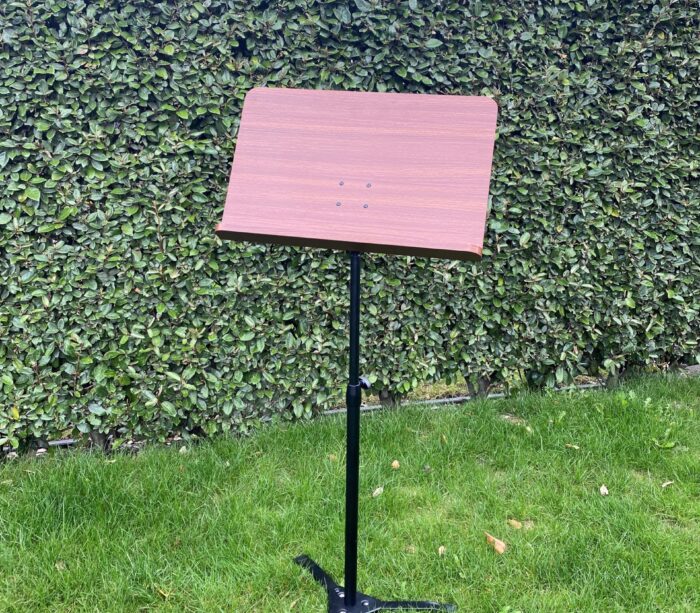 https://www.stylingbymanou.nl/wp-content/uploads/2023/04/Katheder-scaled-700x613.jpg