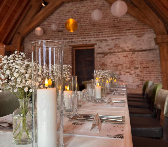 https://www.stylingbymanou.nl/wp-content/uploads/2025/10/Led-kaarsen-styling-700x613.jpeg